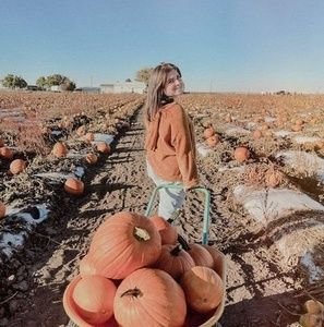 Meet your Posher, Kayla